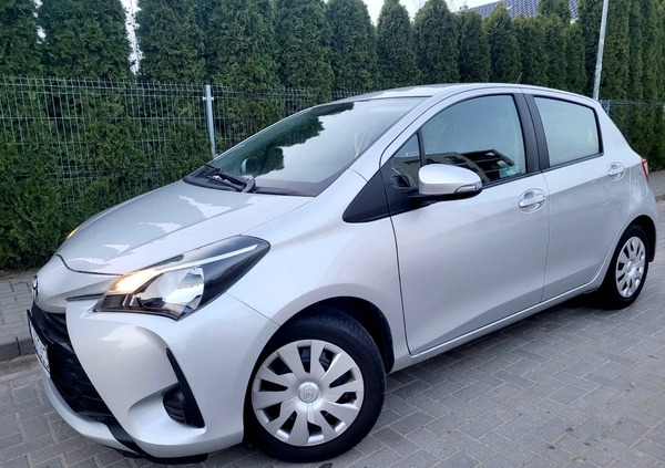 Toyota Yaris cena 38500 przebieg: 120292, rok produkcji 2017 z Biskupiec małe 106